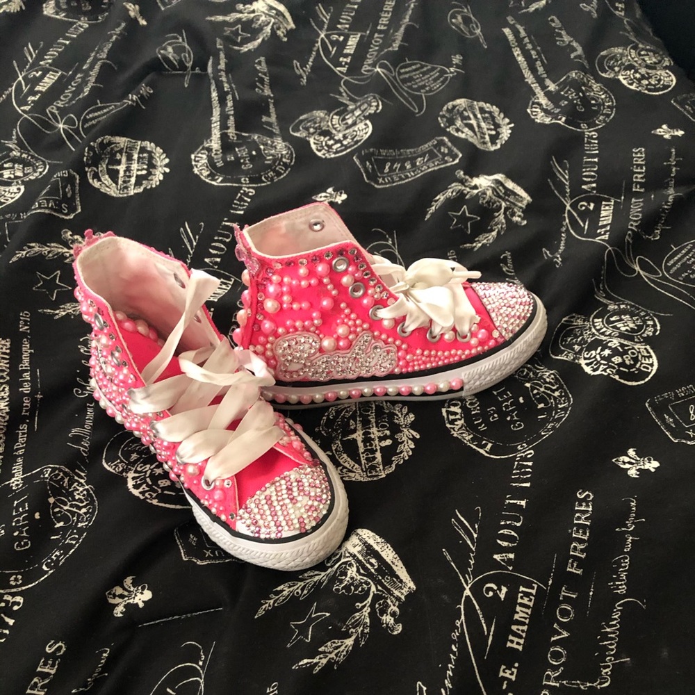 Custom made little girls Converse.